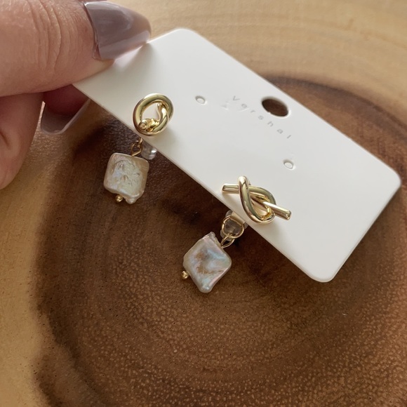 NWT 18k gold and pearl earrings - Picture 4 of 4